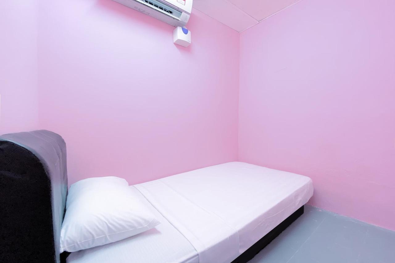 Spot On 90123 Rainbow Guest House George Town Exteriér fotografie